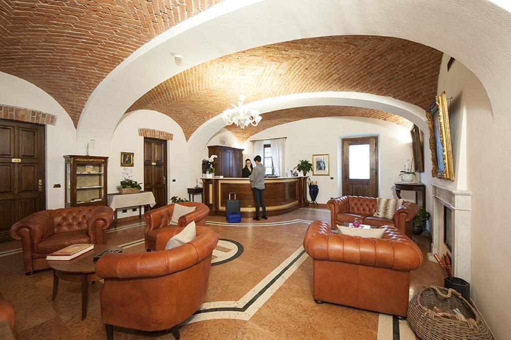 Albergo La Corte Albertina Bra Exterior foto